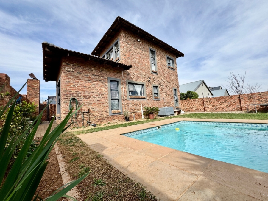 3 Bedroom Property for Sale in Lifestyle Estate North West